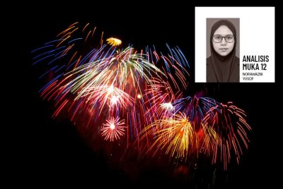 Dentuman bunga api dan sorakan detik 12 malam menjadi simbol seolah-olah segala beban lama ditinggalkan bersama tahun yang berlalu. - Foto Pexels