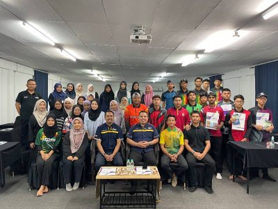 Majlis Penutup Program Kursus Akademik Tingkatan 5 Elite 2024, anjuran Lembaga Zakat Selangor (LZS) dan dilaksanakan oleh iCEPS UiTM, di Lembah Pangsun, Hulu Langat, baru-baru ini. 
