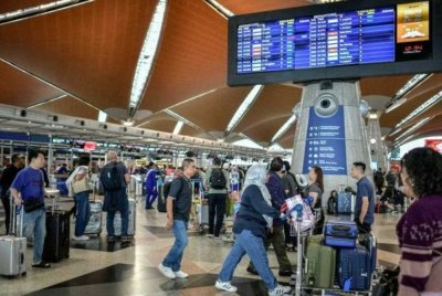 JKDM melaksanakan penambahbaikan proses pengimbasan dan pengesanan barangan kontraban terhadap penumpang antarabangsa di Terminal 1 KLIA bermula Khamis. Gambar hiasan