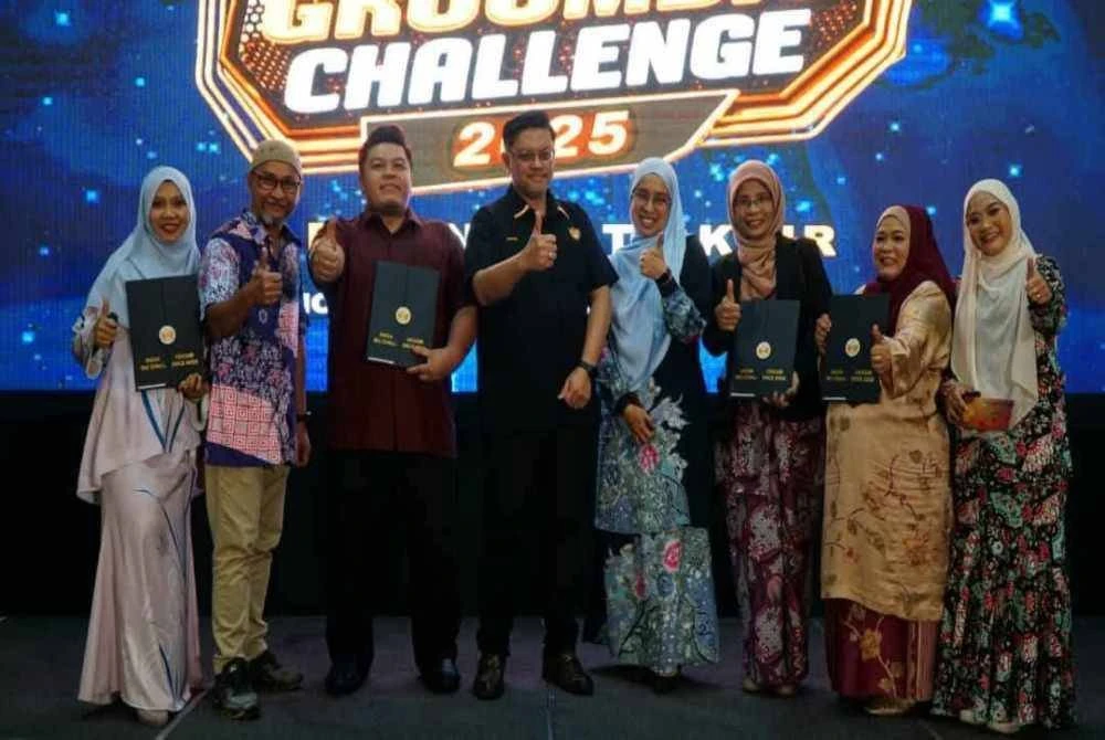 Hamidah (tiga dari kanan) ketika memenangi RGBC baru-baru ini.