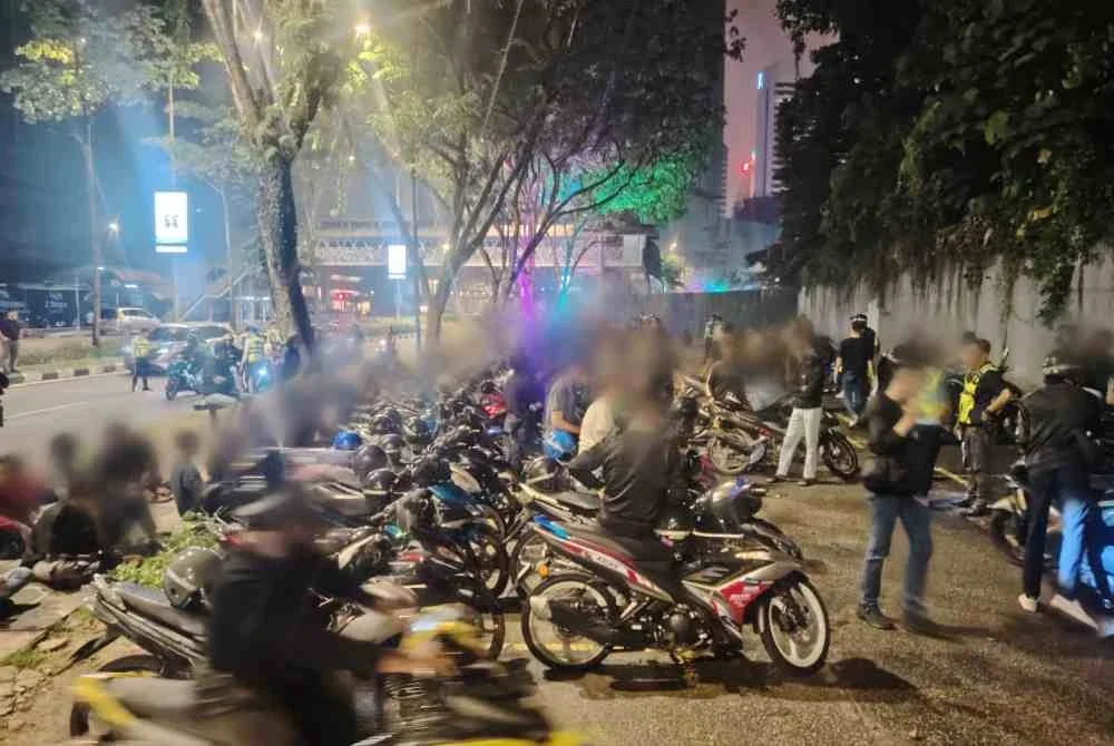 JSPT Kuala Lumpur melaksanakan operasi Op Samseng Jalanan di sekitar ibu negara pada Khamis.