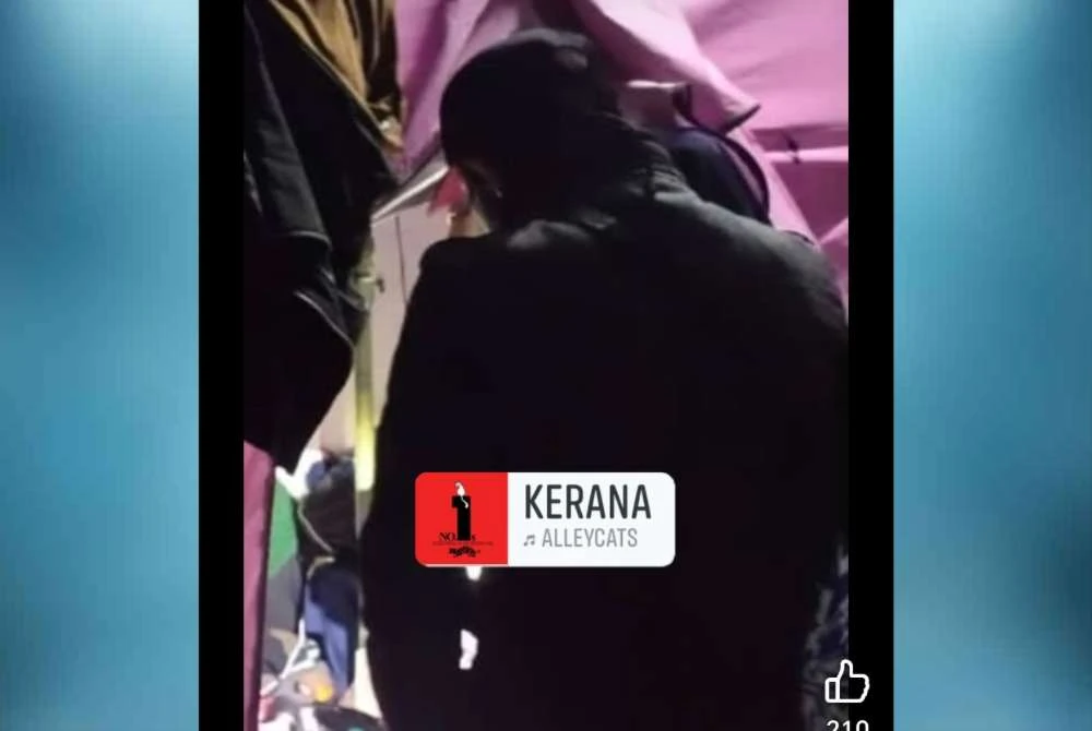 Seorang duda bersama seorang wanita berstatus 'anak dara' dicekup kerana disyaki berkhalwat di dalam sebuah khemah yang dipasang di ruang tamu sebuah rumah.