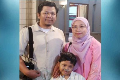 Mohamad Sharafi, Syahira dan Mikhael Anaqiel