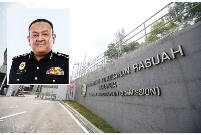 SPRM laksana siasatan tatakelola meneliti sebarang aspek ketidakpatuhan dan kelemahan yang wujud melibatkan proses perolehan ke atas tender UKM. Mohd Zaki (gambar kecil) 