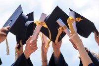 Pendidikan tidak boleh difahami semata-mata sebagai segulung ijazah, tetapi sebagai proses berterusan membina kehalusan berfikir, empati sosial dan keupayaan memahami realiti manusia yang kompleks. Foto hiasan