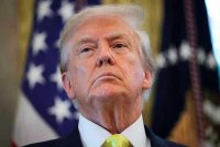 Trump berkata, beliau sejak sekian lama mengambil dos aspirin setiap hari melebihi kadar yang disyorkan dari segi perubatan. Foto AFP