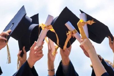 Pendidikan tidak boleh difahami semata-mata sebagai segulung ijazah, tetapi sebagai proses berterusan membina kehalusan berfikir, empati sosial dan keupayaan memahami realiti manusia yang kompleks. Foto hiasan