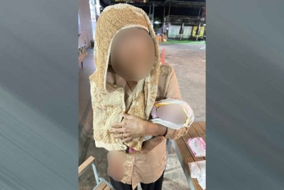 Bayi lelaki yang baru dilahirkan ditemukan di dalam tandas wanita stesen pam minyak di Bongawan, Papar.