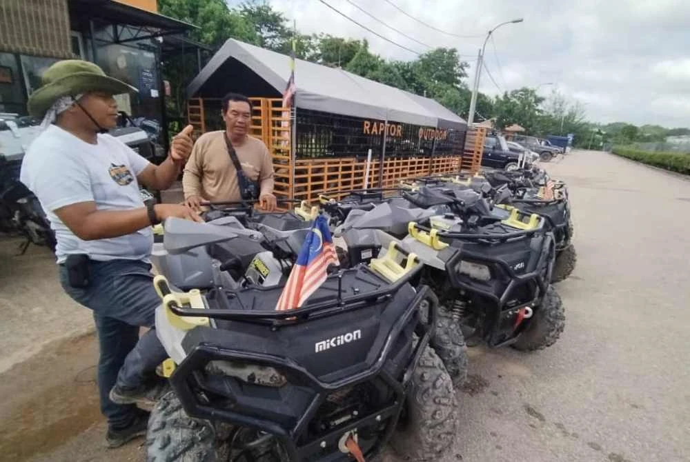 Pengunjung juga boleh cuba menaiki ATV.