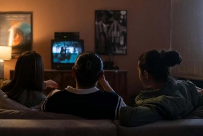 Pendedahan elemen LGBTQ dalam kandungan dibimbangi memberi pengaruh terhadap pembentukan jati diri kanak-kanak serta remaja.