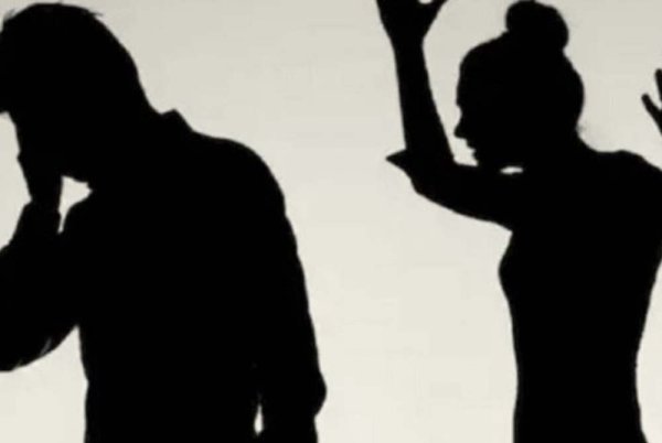 Seorang wanita memotong alat sulit teman lelakinya selepas mereka bergaduh di di Kalina, Santacruz East. Foto hiasan