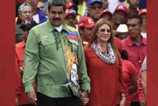 Maduro dan isterinya 'ditawan' tentera AS dan telah dibawa keluar dari negara itu. Foto Agensi