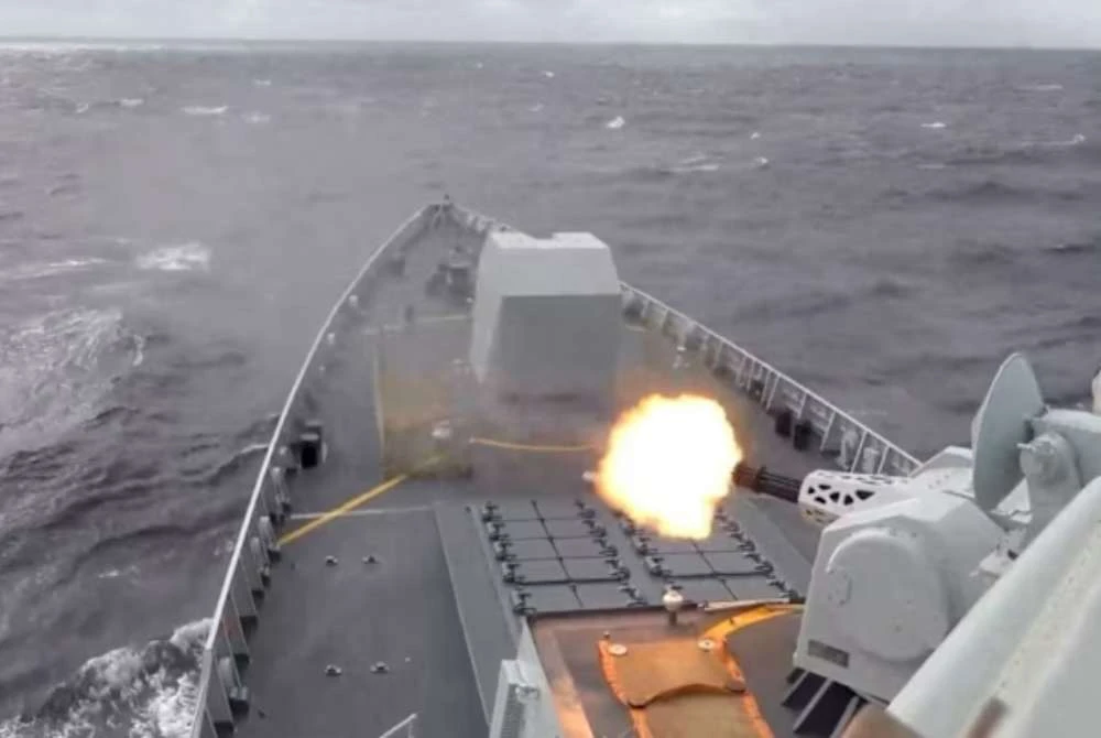 Beijing-Taipei & Laut China Timur