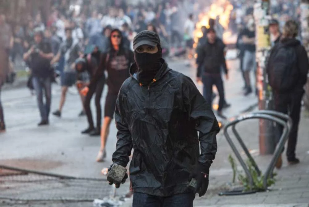 Kemelut politik di negara kuasa besar