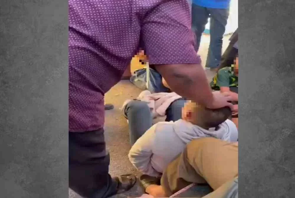 Tangkap layar video tular tersebut.