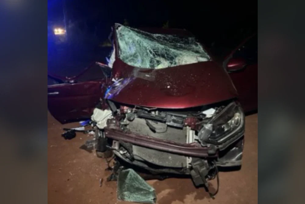 Penumpang hadapan sebelah kiri Honda City disahkan meninggal dunia di lokasi kejadian.