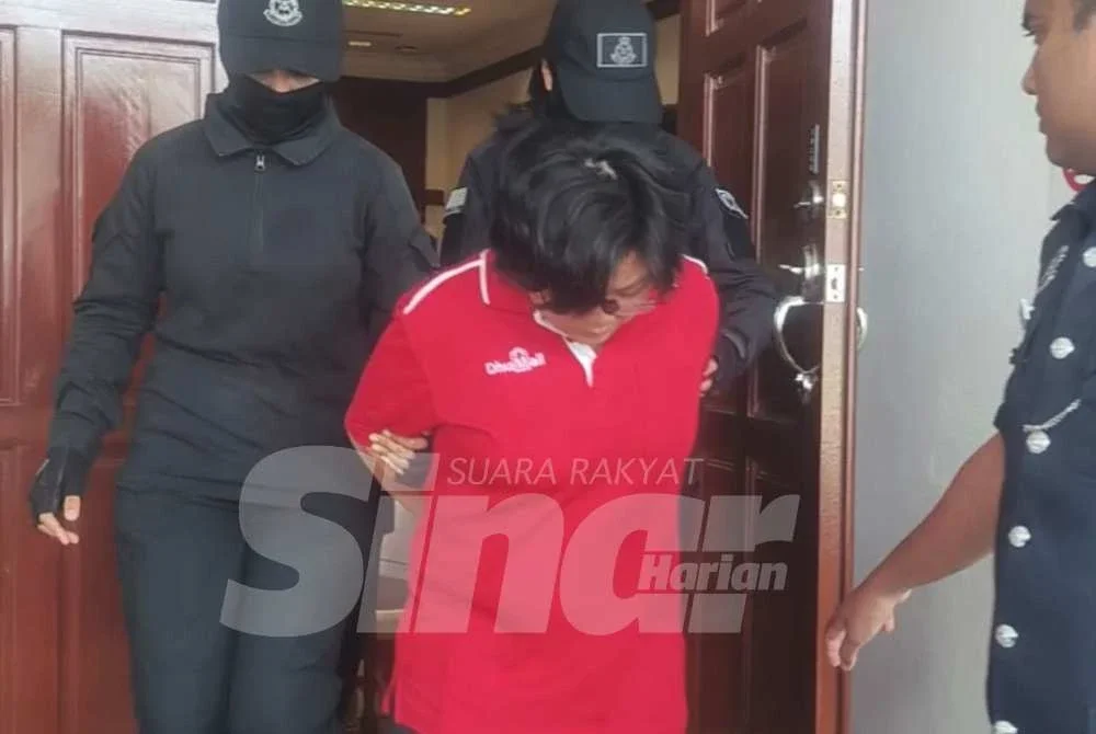 Tertuduh, Teoh Siew Li, 35, tidak mengaku bersalah atas semua pertuduhan. 
