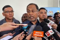 Zambry ketika sidang akhbar pada Ahad.