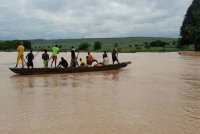 Seramai 13 penumpang berjaya diselamatkan manakala 14 yang lain dilaporkan masih hilang. - Gambar hiasan