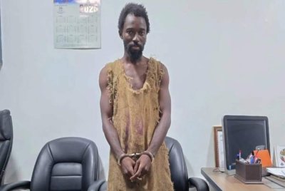 Seorang lelaki yang mendakwa dirinya sebagai nabi, dikenali sebagai Ebo Noah, ditahan polis Ghana.