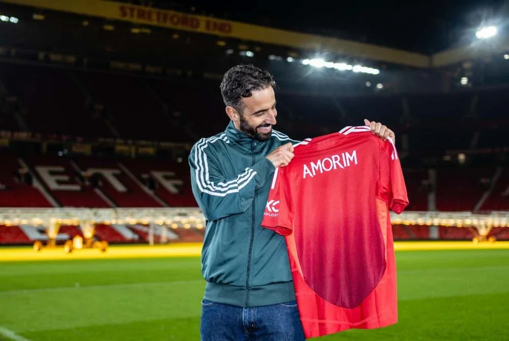 Amorim dipecat selepas 14 bulan yang kucar-kacir di Old Trafford. FOTO: Agensi