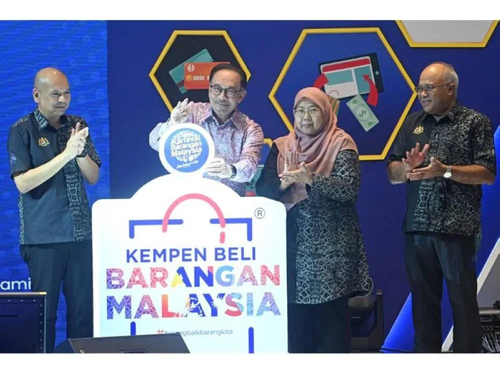 Seruan Jom Beli Lokal! melalui Kempen Beli Barangan Malaysia mendapat sambutan luar biasa serta meningkatkan keyakinan rakyat terhadap kualiti dan kepelbagaian keluaran usahawan tempatan yang juga mampu bersaing di peringkat global