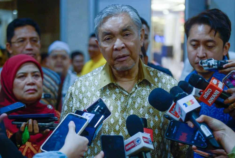 Ahmad Zahid ditemui media selepas Majlis Amanat Tahun Baharu 2026 KKDW di Dewan Seri Lestari pada Selasa. Foto Bernama