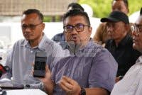 Badrul Hisham (tengah) ketika sidang akhbar di Kuala Lumpur pada Selasa.