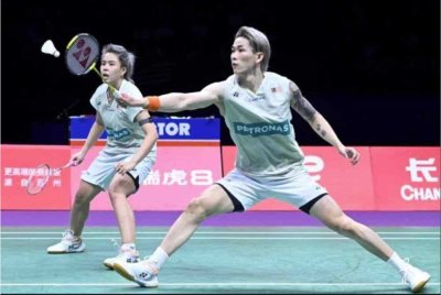 Tang Jie–Ee Wei mara ke pusingan kedua selepas menumbangkan pasangan Indonesia, Jafar Hidayatullah-Felisha Pasaribu.