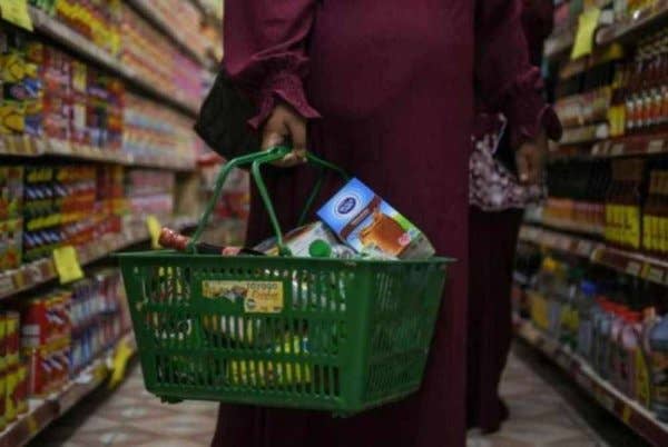 Isu kos sara hidup terus menjadi tekanan buat rakyat apabila 42 peratus responden menyatakan kebimbangan terhadap peningkatan perbelanjaan harian. Gambar hiasan. 