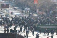 Sekurang-kurangnya 20 kematian direkodkan dan hampir 1,000 termasuk golongan bawah umur telah diberkas. - Foto Agensi