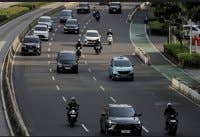 Peraturan ganjil genap dikuatkuasakan hanya pada hari bekerja iaitu Isnin hingga Jumaat 