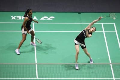 KUALA LUMPUR, 7 Jan -- Pemain beregu wanita negara Pearly Tan dan M. Thinaah menentang beregu wanita India Rutaparna Panda dan Swetaparna Panda pada Kejohanan Badminton Terbuka Malaysia 2026 di Stadium Axiata Arena hari ini.
--fotoBERNAMA (2026) HAK CIPTA TERPELIHARA