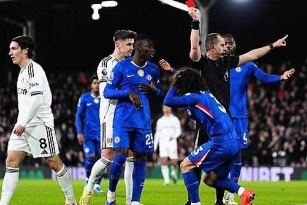 Menurut laporan ESPN, kad merah Cucurella merupakan yang ketujuh diterima Chelsea musim ini.