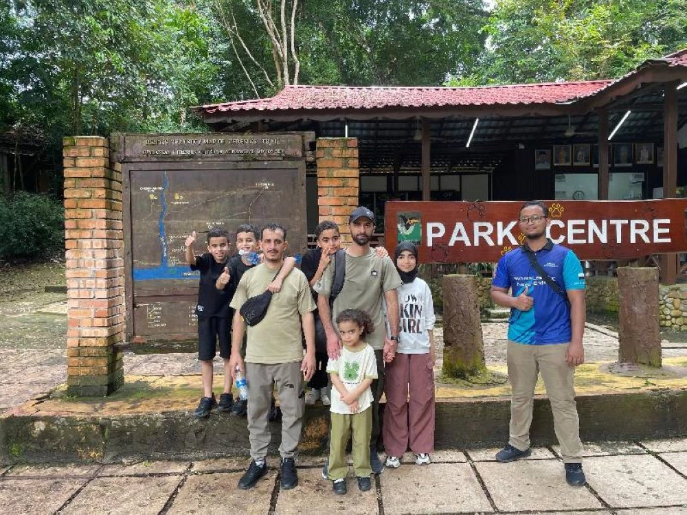 Salah satu program yang disediakan oleh Intellectours ialah Program Turn Knowledge Into Journey Taman Negara Jerantut Pahang Bersama Pelajar dari Libya.