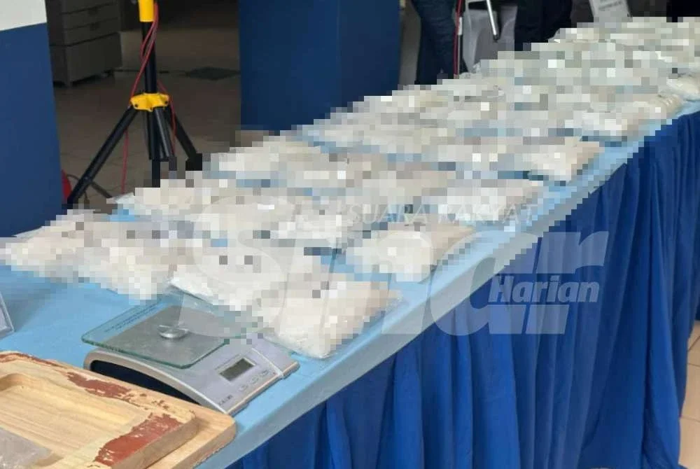 Lebih 40kg dadah pelbagai jenis bernilai RM1.31 juta dirampas dalam dua serbuan berasingan di Penampang.