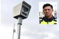 Sistem AwAS ditempatkan di laluan berisiko tinggi dan lokasi kerap kemalangan. Zamri (foto kecil) 