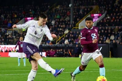 Dalam aksi tersebut, United masih dihantui masalah pengurusan perlawanan.