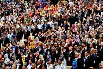 Penjawat awam yang berkhidmat di Wilayah Persekutuan Kuala Lumpur, Putrajaya dan Labuan akan menikmati satu hari cuti gantian pada Isnin, 2 Februari, susulan pertindihan sambutan Hari Wilayah Persekutuan dan Hari Thaipusam pada Ahad, 1 Februari ini.