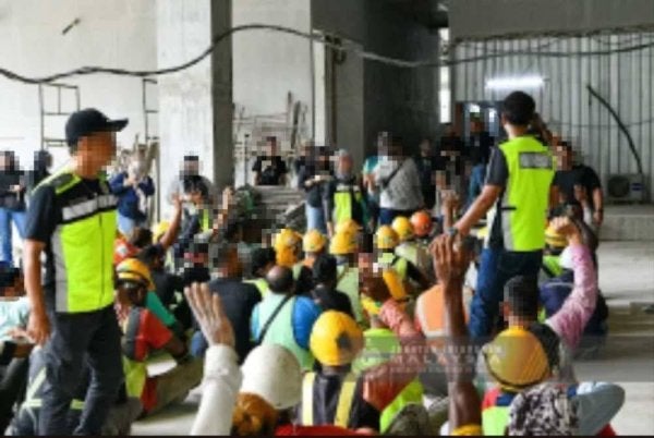 Antara warga asing yang diperiksa JIM dalam serbuan pada Rabu.