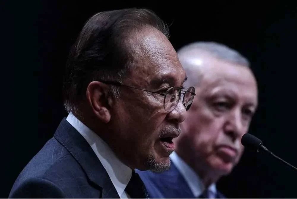 Presiden Turkiye, Recep Tayyip Erdogan telah menzahirkan kerisauan tentang keadaan semasa Tun Dr Mahathir Mohamad, susulan bekas Perdana Menteri itu dimasukkan ke Institut Jantung Negara (IJN) baru-baru ini. - Foto Bernama 