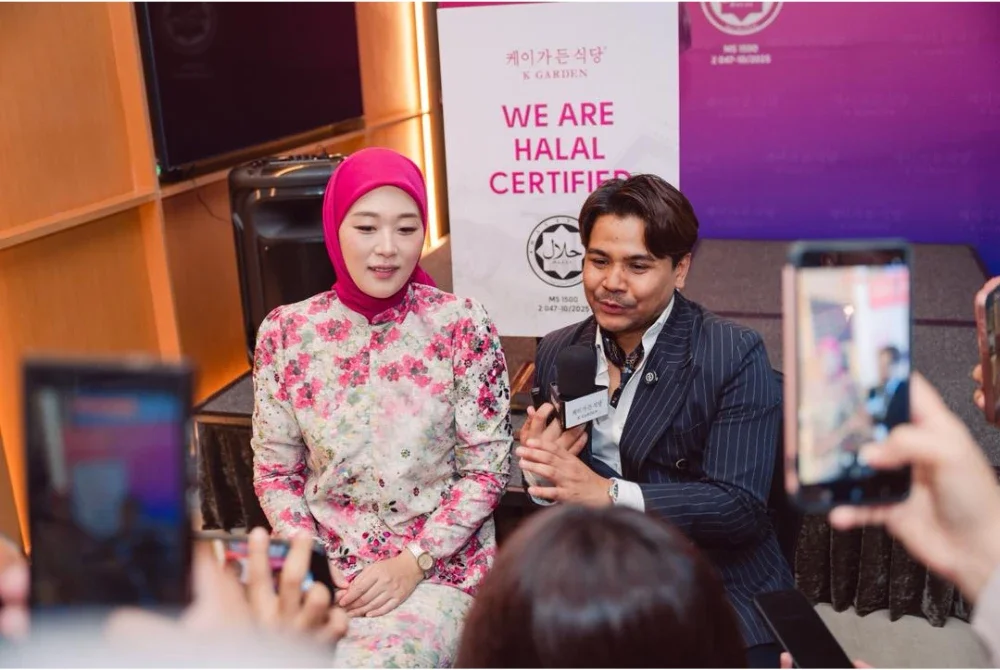 Maryam dan Ryzal akui mereka teruk dikecam di media sosial kerana didakwa sebagai ‘pelaris’ kedai untuk menarik pelanggan Muslim selain dituduh bukan pemilik kepada perniagaan itu.