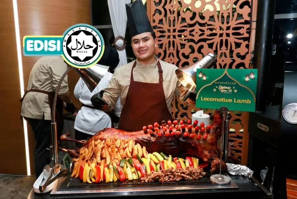 SMOKE Hickory Roasted Whole Lamb antara hidangan yang digemari pengunjung setiap tahun.