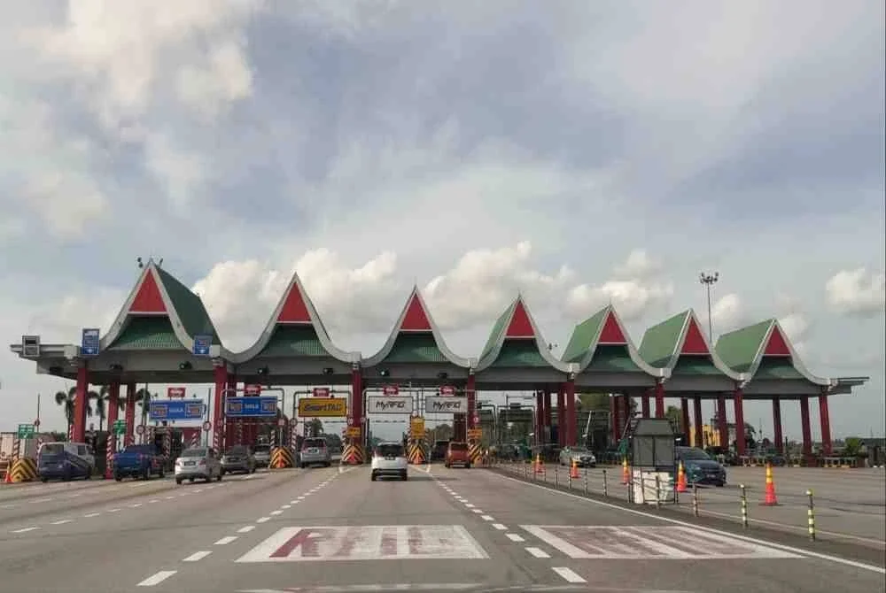 Pengguna Lebuhraya Utara-Selatan boleh menggunakan mana-mana lorong tol di jajaran Hutan Kampung ke Sungai Dua.