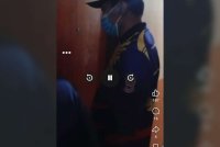 Tangkap layar daripada laman facebook tersebut mengenai tangkapan pasangan khalwat di sebuah hotel.