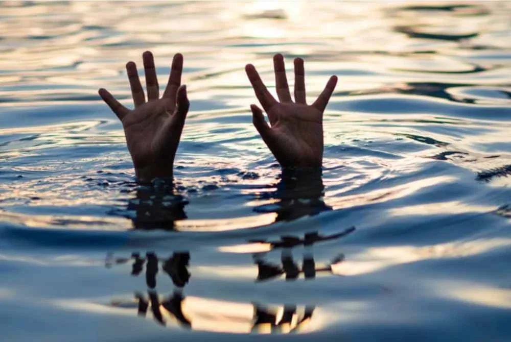 Seorang kanak-kanak perempuan berusia 11 tahun dipercayai lemas di Pantai Tanjung Pahang, Kuala Rompin, petang Sabtu. Foto hiasan