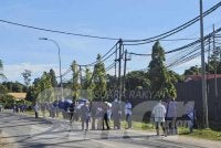Penyokong BN dan Warisan mula berkumpul di lokasi yang telah ditetapkan SPR bagi mengelakkan sebarang pertembungan atau provokasi antara penyokong.