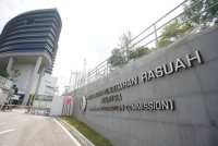 Seorang pegawai pengurusan tertinggi ATM kini berada dalam siasatan SPRM dan kes tersebut sudah berada di peringkat akhir. - Gambar hiasan