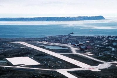 Pangkalan Angkasa Pituffik milik AS memainkan peranan penting untuk pertahanan peluru berpandu dan pengawasan angkasa lepas di Nuuk. - Foto Agensi