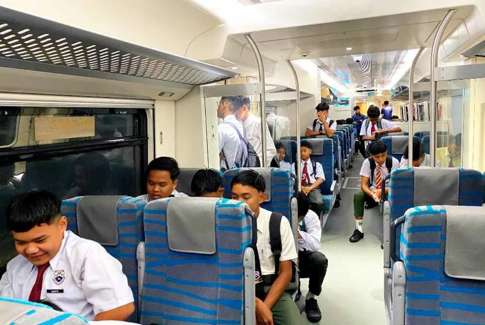 Pelajar tidak perlu membayar harga tiket kerana ia ditawarkan secara percuma oleh KTMB melalui program MyRailLife Foto:SINAR HARIAN/HAZELEN LIANA KAMARUDIN